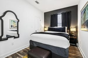 Spacious 10BR NOLA Home, Perfect for Groups, King bed