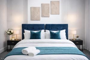 4BDR Contractor hub - sleeps 7 - free on street parking