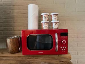 Stonegate Lodge 2 Queen Beds WIFI Roku TV Salt Water Pool Room #106