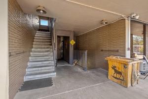 Stonegate Lodge King Bed, WiFi, 50in TV, Fire Pit, Salt Water Pool Room # 310
