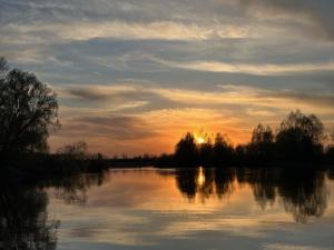 Thatch Guesthouse with Banya & Jacuzzi, Near Beach