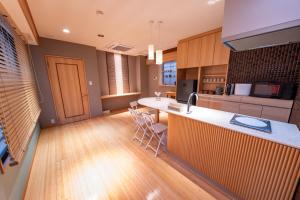 Yokohama Kawasaki Central House Accommodation lobby