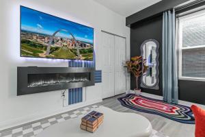 Abstract Haven | Stylish 1BR by Tower Grove