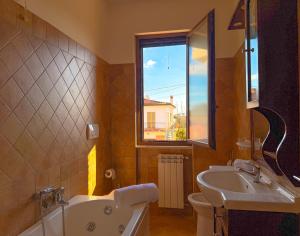 RESIDENZA I GIRASOLI - Spacious private house near the sea, quiet residential area - Lido dei Pini ANZIO