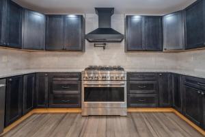 Spruce Hollow: Brand NEW, Lake Access w. Dock Slip, Dog Friendly, Hot Tub