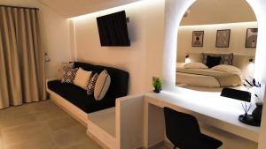 Santorini Cave Luxury Suites