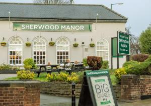 Comfy 2BR Flat on Hucknall Road Nr City Hospital