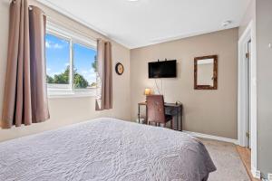 Cozy 3 Bedroom Home in Kingston, Ontario