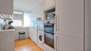 Cozy 2-Bed Flat Minutes From Paddington Station