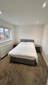 Modern 5 bedroom Getaway Free Parking