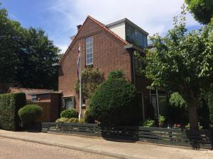 Rotterdam City House with sunny garden