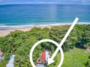 Beachfront Studio - Fast Wifi & AC