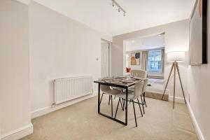 Spacious 2-Bedrooms Sleeps 5- Central London