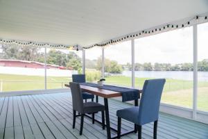 3 Bedroom 2 Bath house on The Water