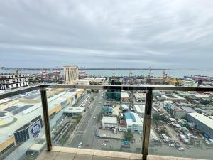 Cozy Modern Condo with balcony near SM Mall with WiFi