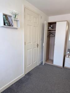 En-suite room in a shared flat, 5 minutes walk to Tyne and Wear Metro