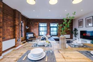 Prestigious Calls, Leeds, Stylish 2-Bedroom Luxury Apartment