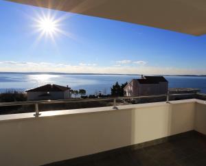 House Natali 70m from the beach - free EV top up