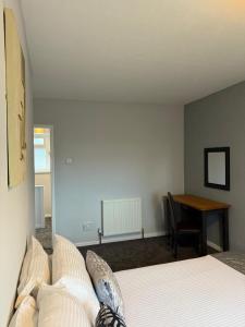 Central Serviced Apartments by Roomsbooked