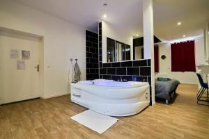 Baignoire Blaneo & Sauna 10 minutes de la gare