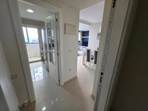 Piso a estrenar con vistas al mar en Playa Levante - Piscinas, parking y confort total