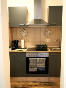 CJS Apartments - Chill or Drive am Nürburgring, new Box Spring Beds, new furniture, WLan, Spacious Rooms, Quiet Location