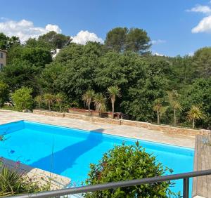 Appartement 2-4 pers. piscine, entre Aix et Cassis