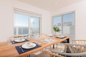 ファブール葉山別邸 海岸まで徒歩15秒の富士山と夕陽を望む海辺のお家