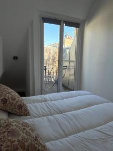 Bright apartment with terrace 16th