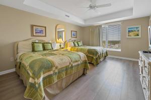 New 20th Floor 3BR Luxury Royal Palms Ocean Views