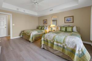 New 20th Floor 3BR Luxury Royal Palms Ocean Views