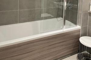 Apartment - Sleeps 4 & Free Parking