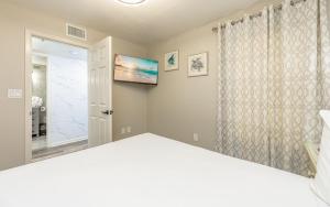 Phoenix I 1053 condo