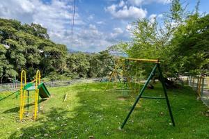 Casa Amplia de 3 Pisos - 3 Habitaciones - Zona Verde de Bucaramanga