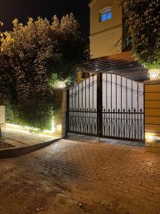 Twin villa for rent in madinaty