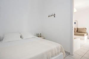 Cleopatra Seaside Homes Paros Greece