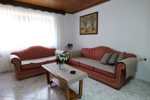 Green Villa in Delvine