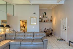 Beachfront 3BR Condo with Pools and Beach Access condo