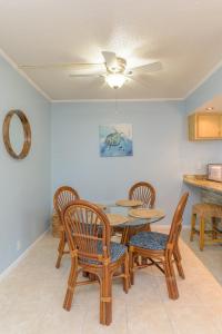 Tiki 227 - Gorgeous 1BR Condo Overlooking the Pool condo