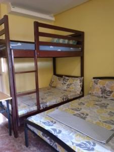 Homey Apartment Near Airport and Beaches-Room3