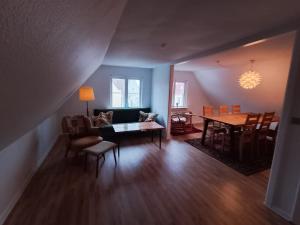 Centrally located charming townhouse - 2nd floor