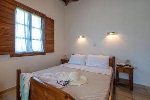 Porto Kalamitsi Stone-built Bungalows