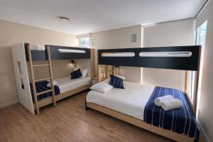Pandanus Beach House - Direct Beach Access