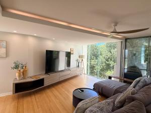 Pandanus Beach House - Direct Beach Access