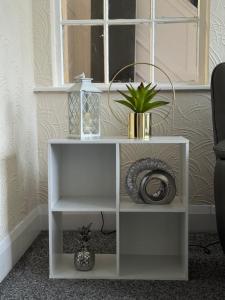 The Luxe - 3br-Sleeps 8-Driveway-Private garden