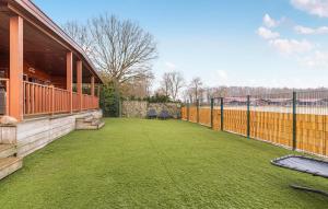 4 Bedroom Cozy Home In Erm