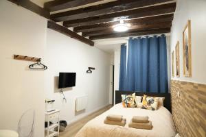 Pompidou Chic Studio in Le Marais