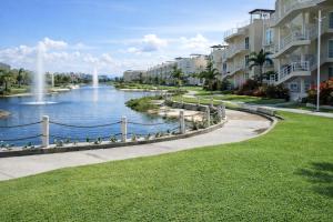 Alexia Marina Diamante