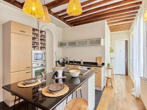 Superb Apartment Center of Paris Le Marais