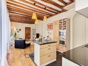 Superb Apartment Center of Paris Le Marais